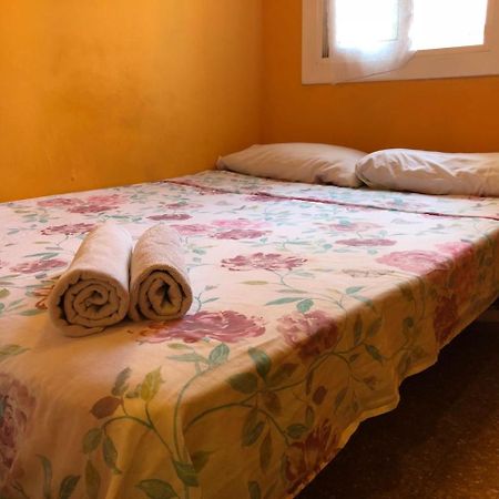 Motorsport Barcelona Hostel Kültér fotó