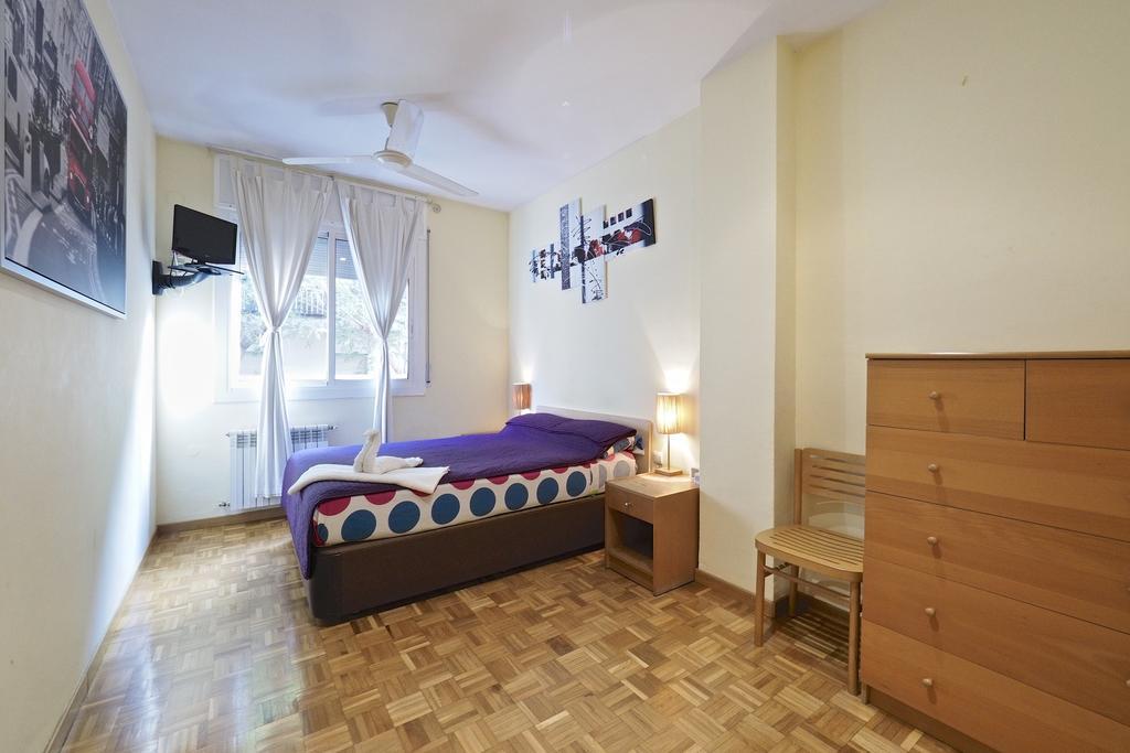 Motorsport Barcelona Hostel Kültér fotó